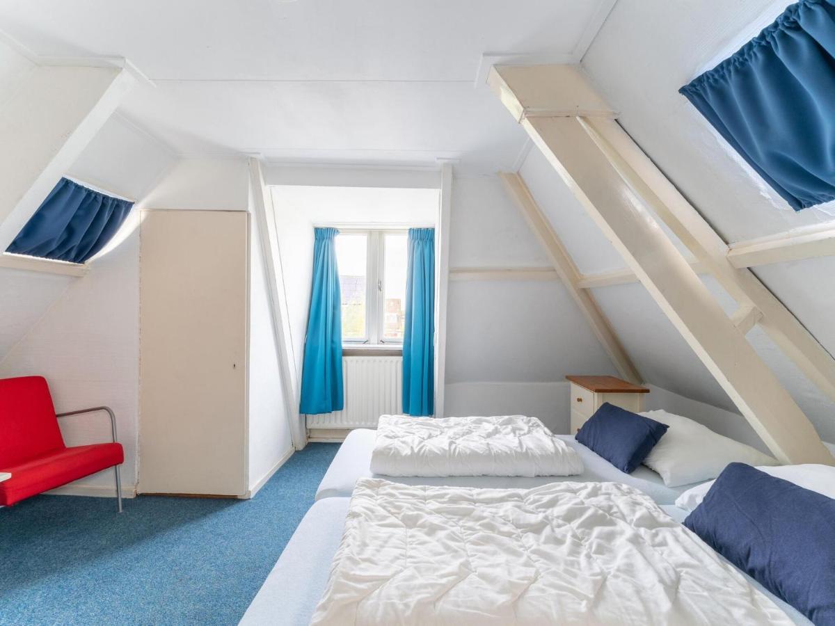 Modern Holiday Home In Heeg With Garden Екстериор снимка