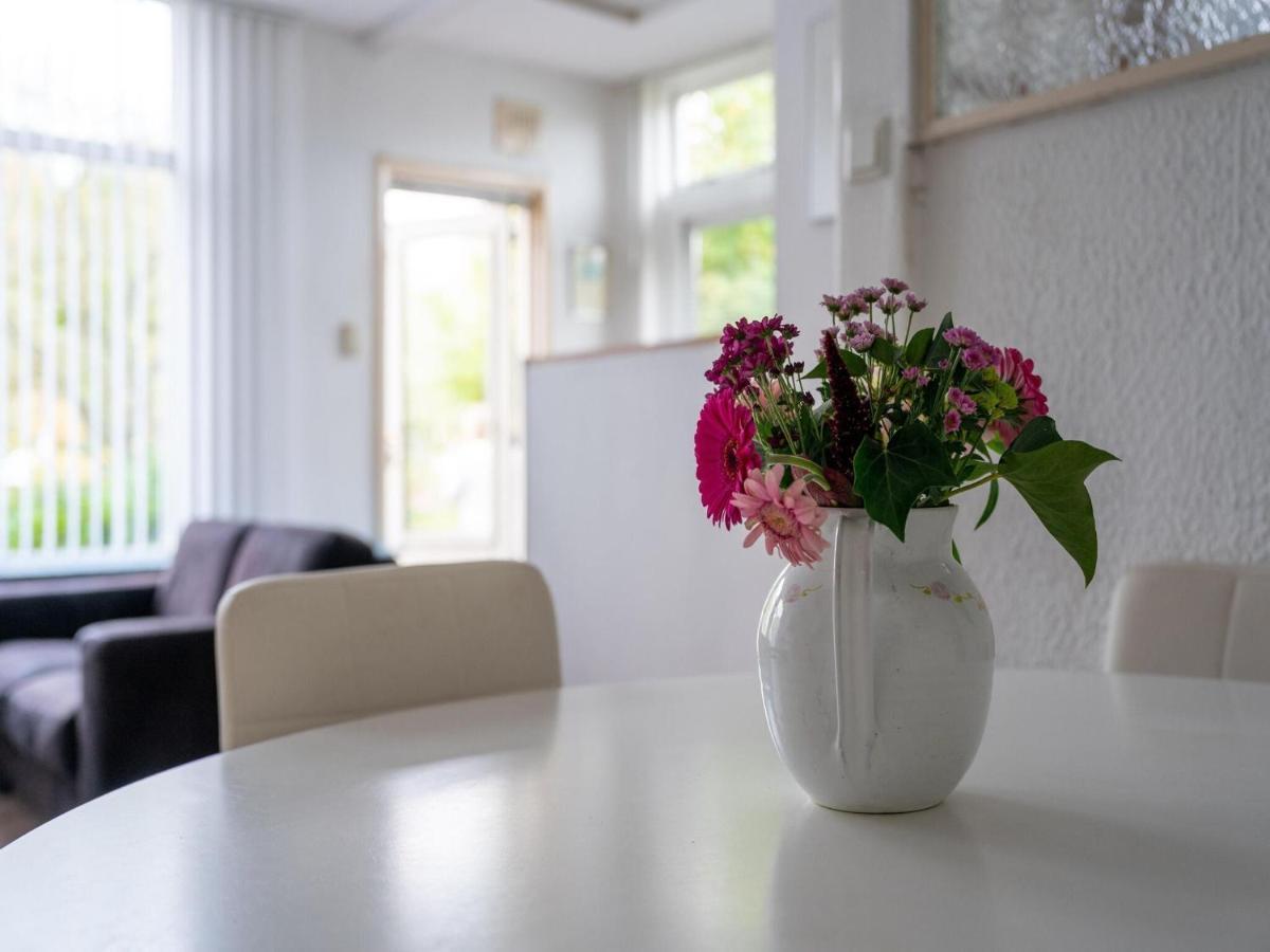 Modern Holiday Home In Heeg With Garden Екстериор снимка